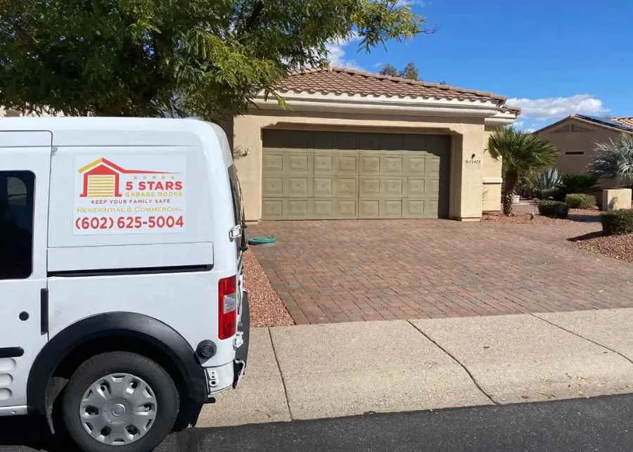 logo for 5 stars garage doors